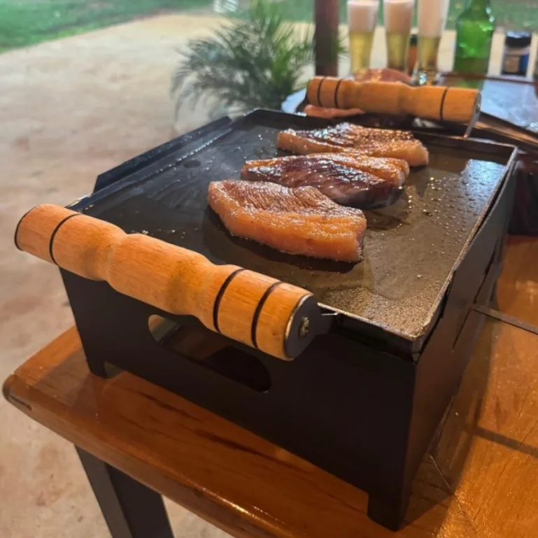 Churrasqueira de chapa a álcool em ferro