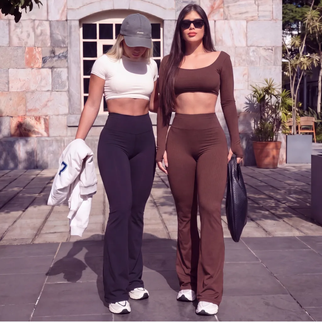 Calça flare feminina de cintura alta