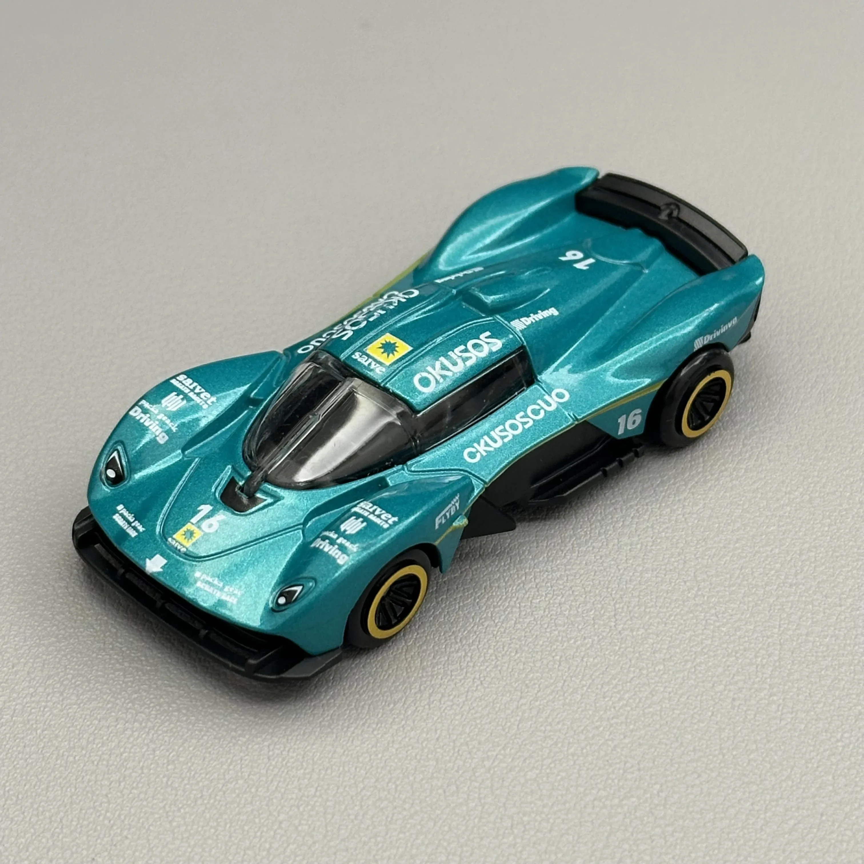Miniatura de carro de corrida Le Mans em metal