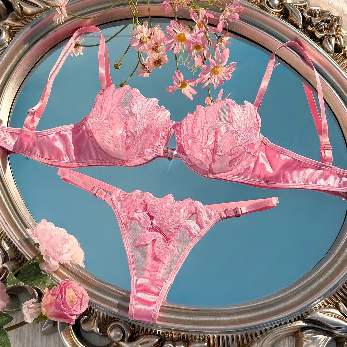 Sutiã de renda com alças ajustáveis