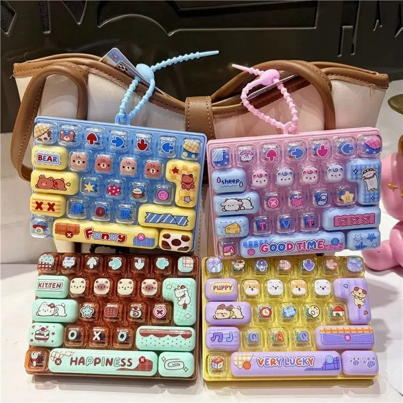 Chaveiro de teclado com teclas coloridas