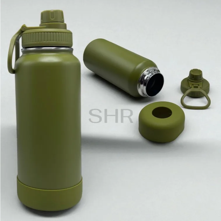Garrafa térmica de inox com capa de silicone