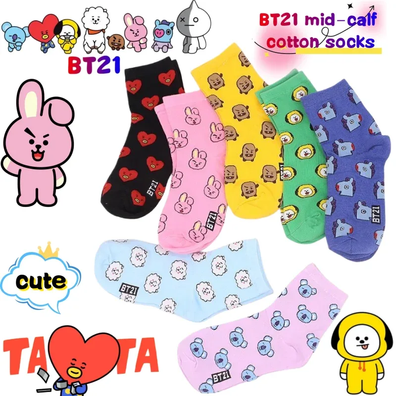 Meias BT21 de cano médio com estampa