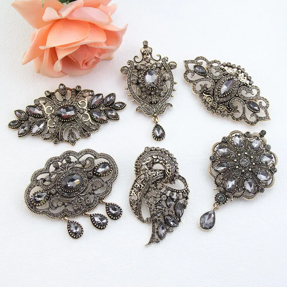 Broche turco vintage de cristal cinza