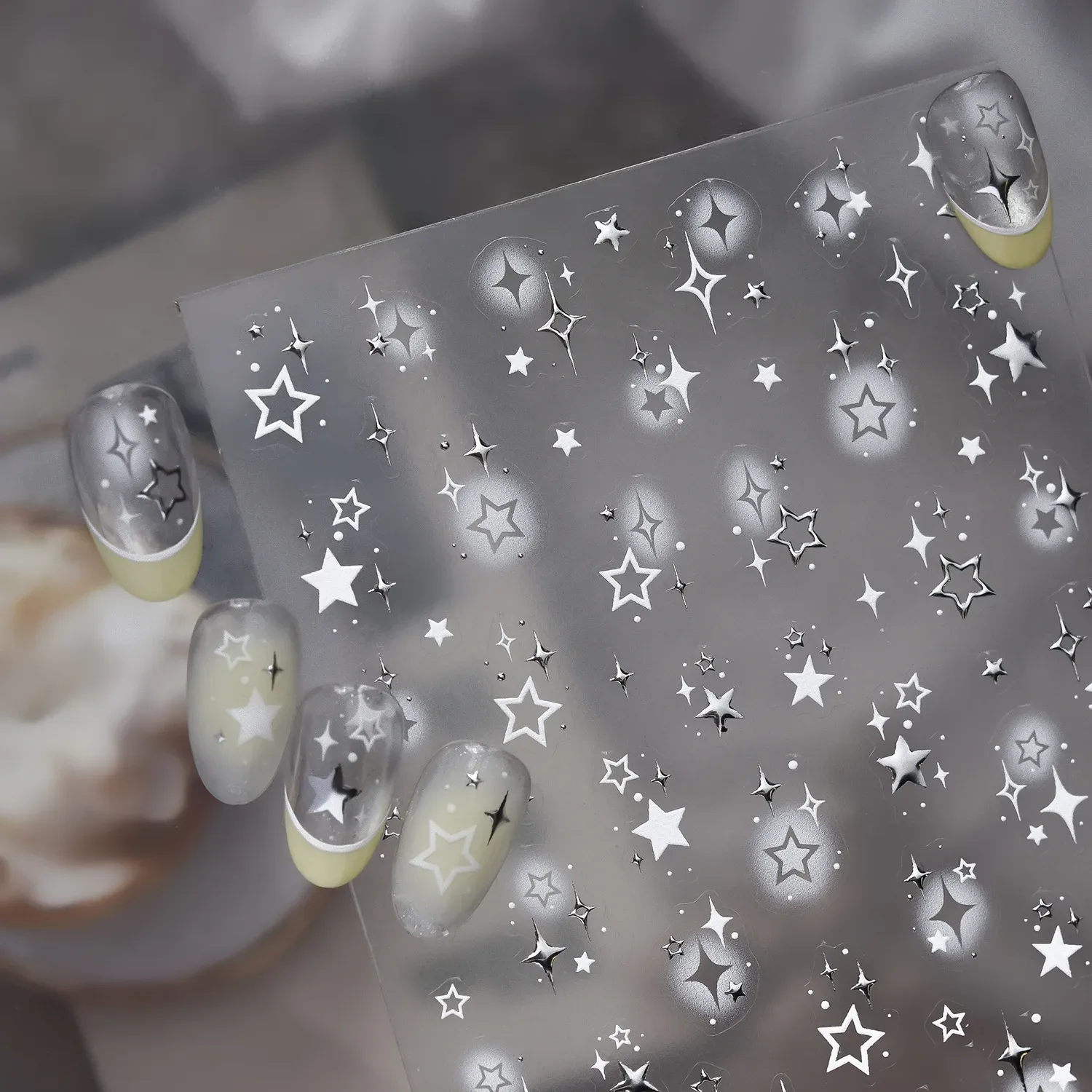 Adesivos de unha com estrelas metálicas